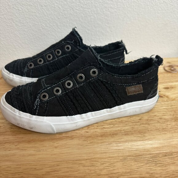 Blowfish Malibu Women's Slip-On Distressed Black Canvas Sneakers 7.0 - Picture 9 of 9